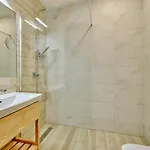 Ambre Hotel *